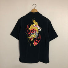 画像をギャラリービューアに読み込む, Dragon Shirt
